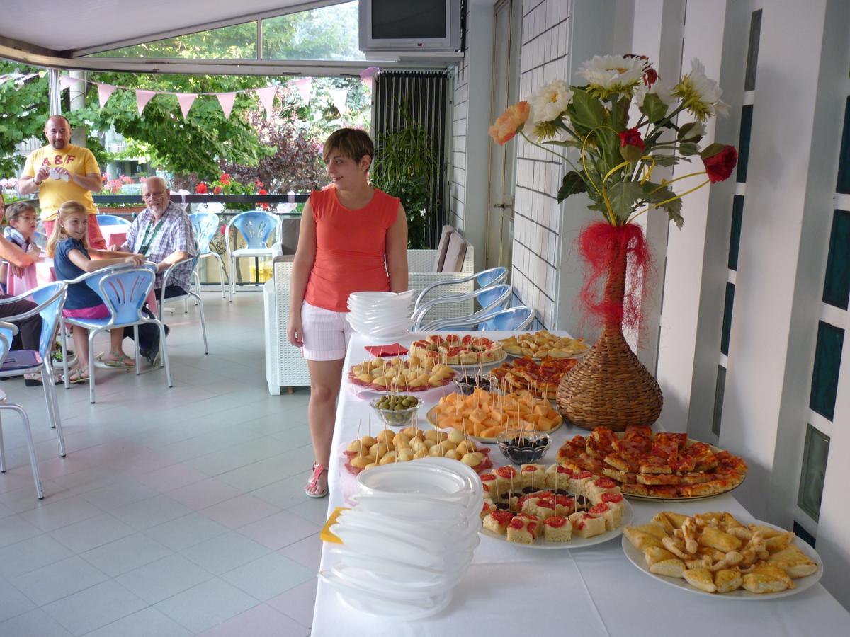 Hotel Latini ริมินี ภายนอก รูปภาพ