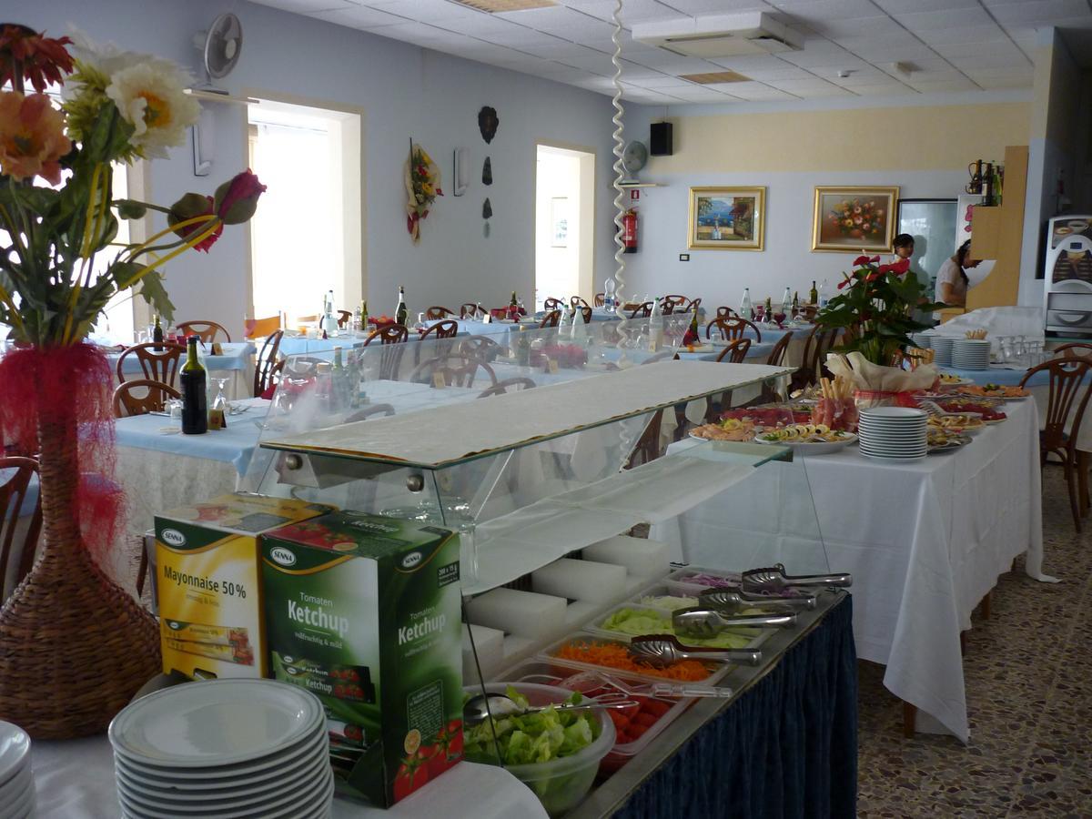 Hotel Latini ริมินี ภายนอก รูปภาพ